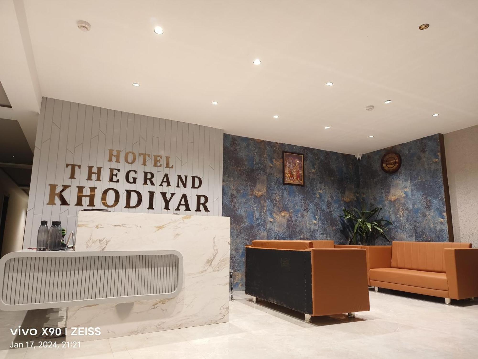 Hotel The Grand Khodiyar Visnagar Exterior foto